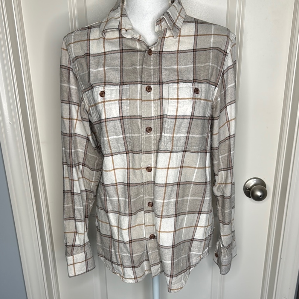 Old Navy Plaid Button-Up Shirt size small